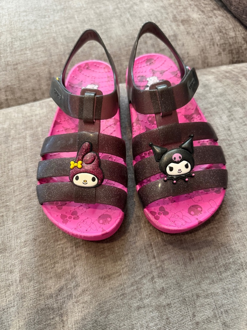 Hello Kitty Crocs Size 1Y